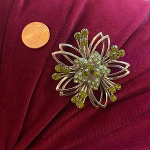 🌸 Flower Brooch 🌸